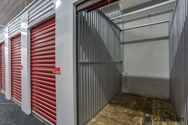 CubeSmart Self Storage - 407 East 25th Street Chicago, IL 60616
