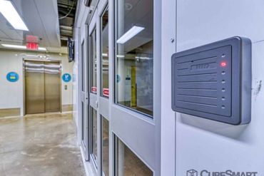CubeSmart Self Storage - 6831 W Northwest Hwy Dallas, TX 75225