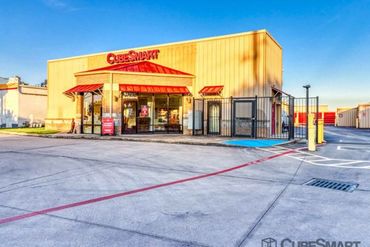CubeSmart Self Storage - 15707 Bellaire Blvd Houston, TX 77083