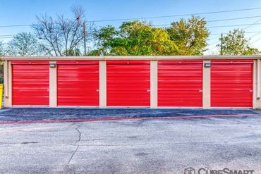 CubeSmart Self Storage - 15707 Bellaire Blvd Houston, TX 77083