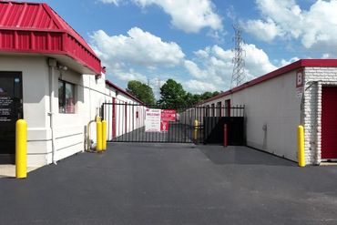 Devon Self Storage - 5141 American Way Memphis, TN 38115