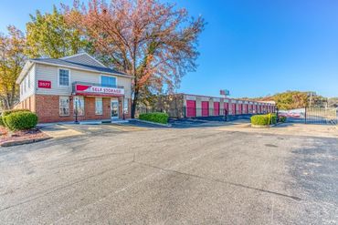 Devon Self Storage - 3577 New Getwell Road Memphis, TN 38118