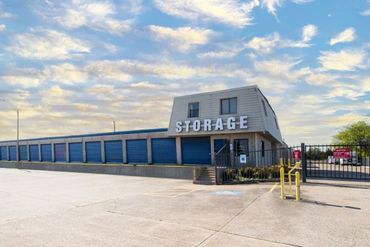 Devon Self Storage Ardmore, Oklahoma - 1900 Veterans Boulevard Ardmore, OK 73401