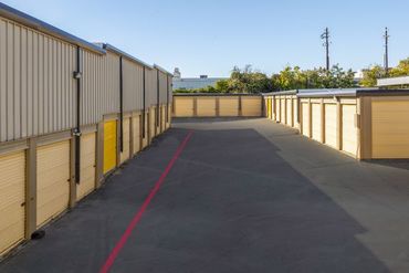 Devon Self Storage - 1606 Plantation Road Dallas, TX 75235