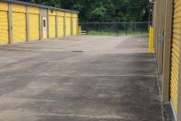 Devon Self Storage - 2888 Northeast Evangeline Thruway Lafayette, LA 70507
