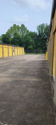 Devon Self Storage - 2888 Northeast Evangeline Thruway Lafayette, LA 70507
