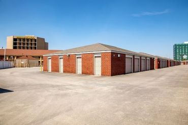 Devon Self Storage - 6300 West 43rd Street Houston, TX 77092