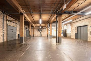 East Bank Storage - 35th & Racine - 1200 W 35th St Chicago, IL 60609
