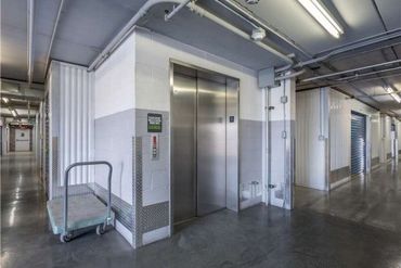 Extra Space Storage - 2721 East Greenway Parkway Phoenix, AZ 85032