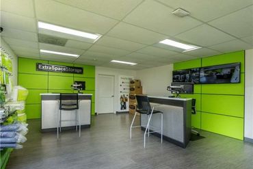 Extra Space Storage - 5045 West Cypress Street Tampa, FL 33607