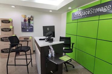 Extra Space Storage - 13033 Jones Road Houston, TX 77070