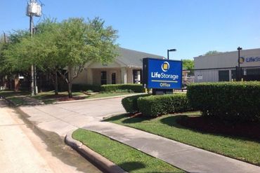 Extra Space Storage - 1435 Silverado Drive Houston, TX 77077