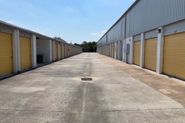 Extra Space Storage - 1435 Silverado Drive Houston, TX 77077
