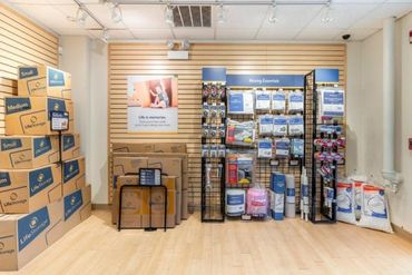 Extra Space Storage - 615 West Pershing Road Chicago, IL 60609
