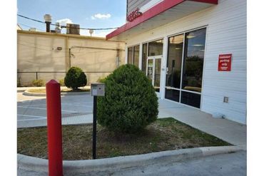 Extra Space Storage - 5414 Calhoun Road Houston, TX 77021