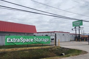 Extra Space Storage - 10640 Hempstead Road Houston, TX 77092