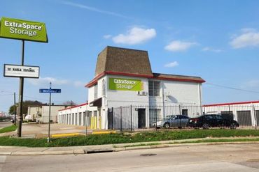 Extra Space Storage - 2150 Wirt Road Houston, TX 77055