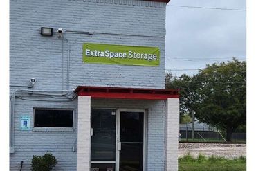 Extra Space Storage - 8320 Alabonson Road Houston, TX 77088