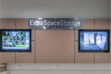 Extra Space Storage - 1840 North Clybourn Avenue Chicago, IL 60614