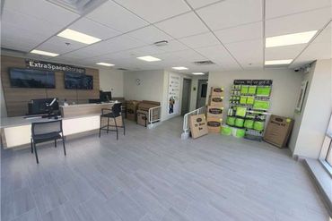 Extra Space Storage - 4701 North Ravenswood Avenue Chicago, IL 60640