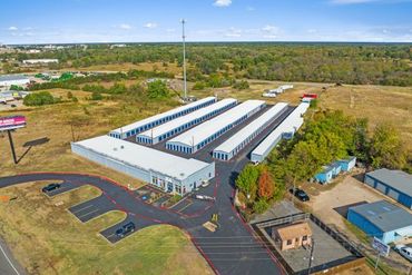 FreeUp Storage Paris - 2405 Northeast Loop 286 Paris, TX 75460