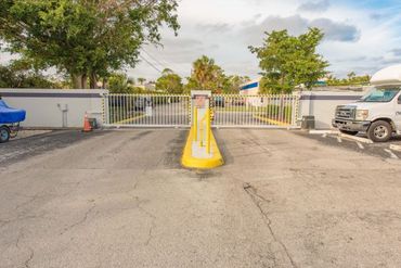 Mizner Storall of Boca 24/7 Storage - 120 NW Spanish River Boulevard Boca Raton, FL 33431