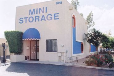 Paradise Mini Storage - 5913 West Paradise Lane Glendale, AZ 85306