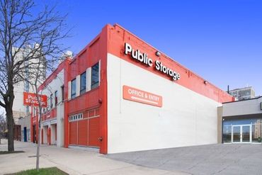 Public Storage - 5733 North Broadway St Chicago, IL 60660