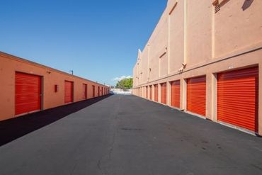Public Storage - 2225 Green Valley Parkway Henderson, NV 89014