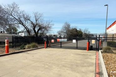 Public Storage - 13300 Hempstead Rd Houston, TX 77040