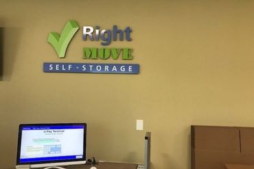 Right Move Storage - Royal Oaks - 12121 Westheimer Road Houston, TX 77077