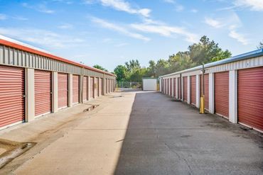 SpareBox Storage - 1001 South Hoover Street Enid, OK 73703