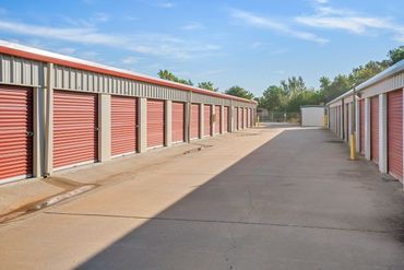 SpareBox Storage - 1001 South Hoover Street Enid, OK 73703