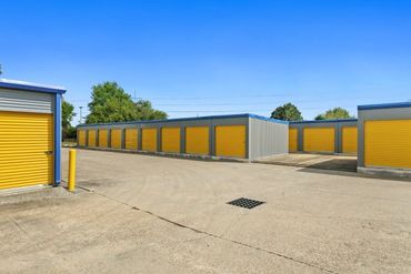 Storage Star Tomball - 11133 Spring Cypress Road Tomball, TX 77377