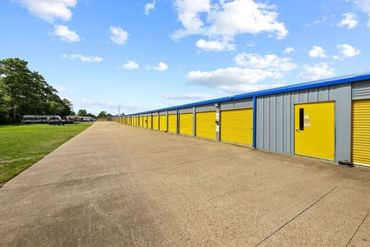 Storage Star Tomball - 11133 Spring Cypress Road Tomball, TX 77377