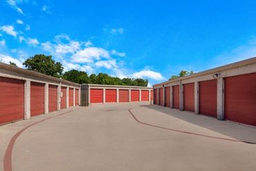 StorQuest - Dallas / Denton - 10333 Denton Drive Dallas, TX 75220
