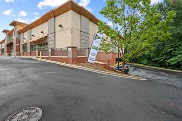 University Storage - 350 East McCullough Drive Charlotte, NC 28262