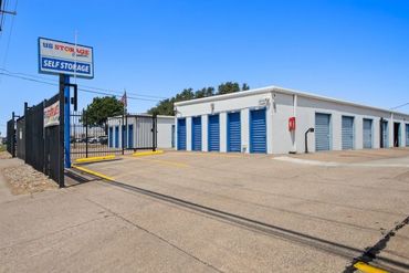 US Storage Centers - 2601 Willowbrook Road Dallas, TX 75220