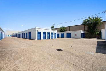 US Storage Centers - 2601 Willowbrook Road Dallas, TX 75220