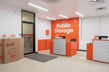 Public Storage - 5643 N Broadway St Chicago, IL 60660