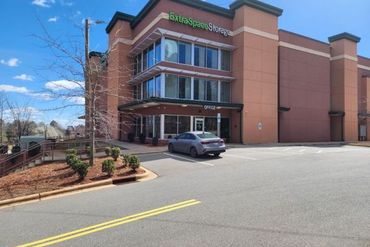 Extra Space Storage - 1325 West Mallard Creek Church Road Charlotte, NC 28262