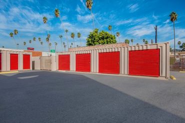 StorQuest - Hollywood / Sunset - 5138 Sunset Boulevard Los Angeles, CA 90027