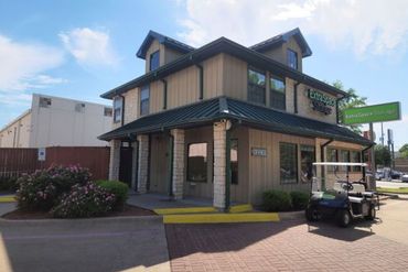 Extra Space Storage - 8555 Manderville Lane Dallas, TX 75231