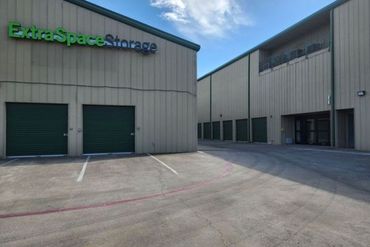 Extra Space Storage - 8555 Manderville Lane Dallas, TX 75231