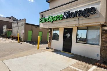 Extra Space Storage - 3333 North Buckner Boulevard Dallas, TX 75228