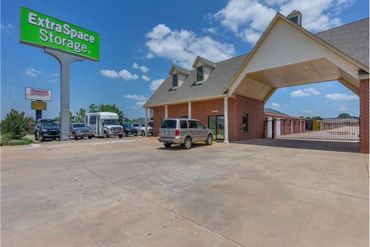 Extra Space Storage - 15200 North May Avenue Edmond, OK 73013