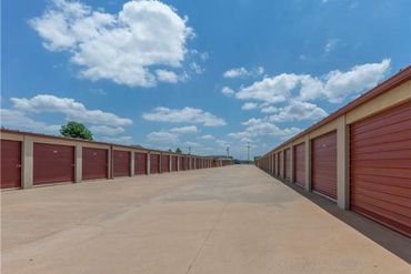 Extra Space Storage - 15200 North May Avenue Edmond, OK 73013