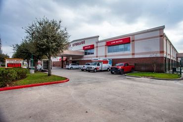 FreeUp Storage Houston Stuebner Airline - 14929 Stuebner Airline Road Houston, TX 77069