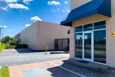 Top Self Storage Miami Gardens - 5100 NW 167th St Hialeah, FL 33014
