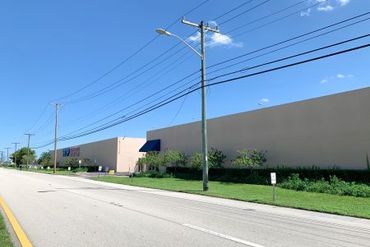 Top Self Storage Miami Gardens - 5100 NW 167th St Hialeah, FL 33014